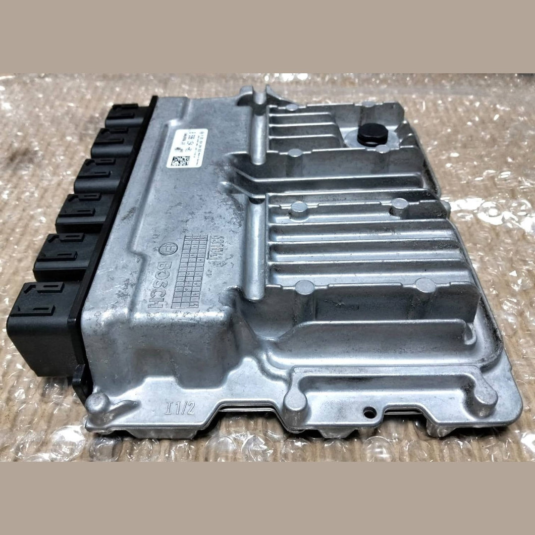 BMW Engine Control Unit 520d G30 B47 models 2017 RHD DDE 8598154