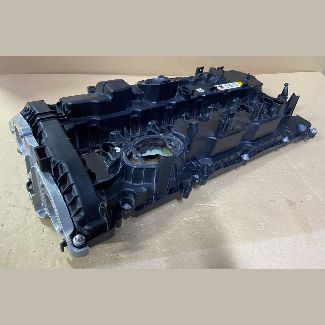 OEM BMW Cylinder Head Cover For B58B30P 2023 TO 2025 7952876 Geniune
