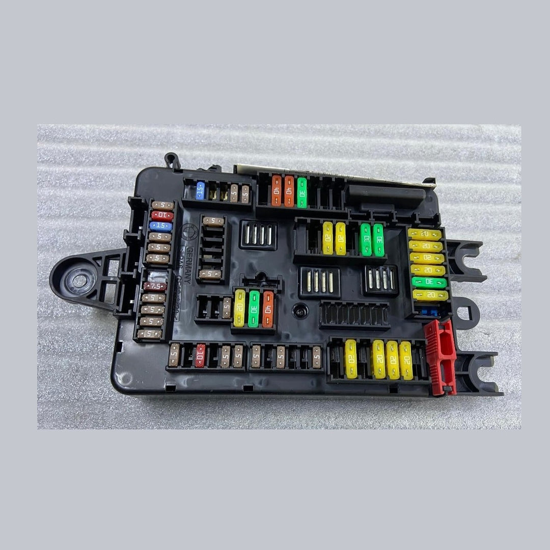 OEM BMW 4 SERIES F33 REAR FUSE RELAY POWER DISTRIBUTION BOX 9389070
