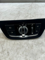 Bild in die Galerieansicht laden, BMW 5 Series G30 G31 F90 Headlight Control Switch 6841883 OEM