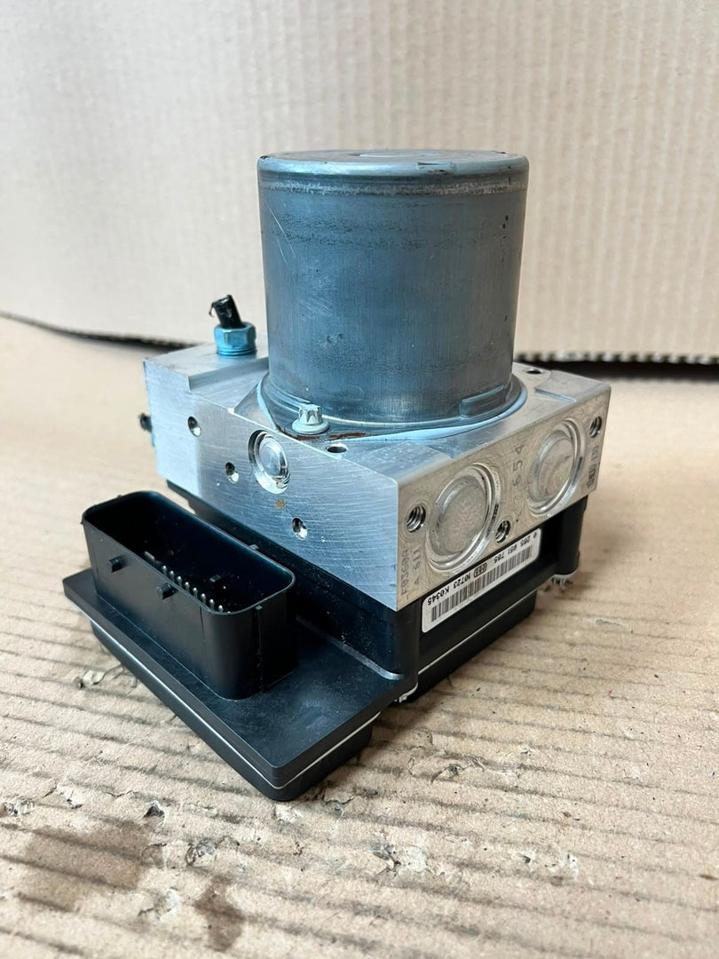 2012-2016 BMW F10 F11 F01 F13 535i ABS Pump Anti-Lock Brake Module 6853400
