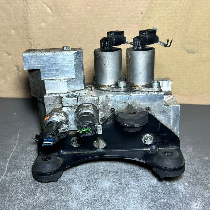 13-16 Mercedes GL450 GL550 Front Hydraulic Suspension Valve A166 3201158 OEM