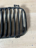قم بتحميل الصورة إلى عارض الصور، BMW 1 Series E81 E82 E87 LCI E88 Grille Chrome Frame Right O/S 7166440
