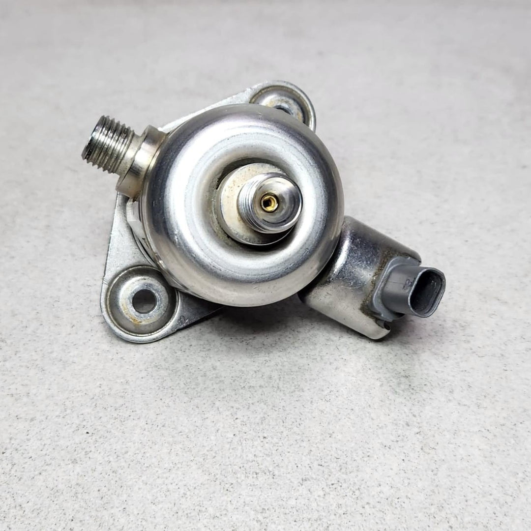 7847204 BMW M3 High Pressure Fuel Pump 7847204 2015-2021 F80 M3 F82 F83 M4 OEM