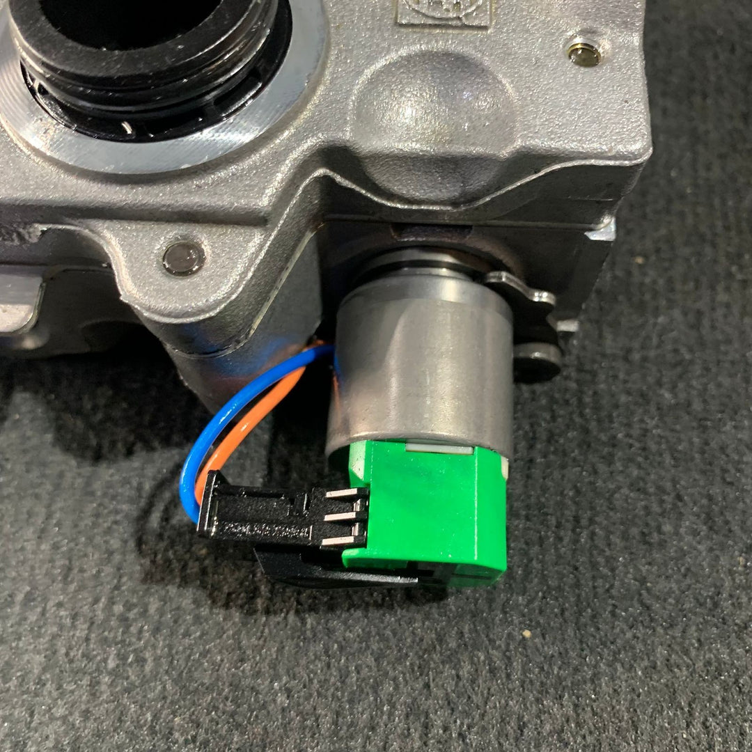 BMW F30 320I N20 2013 Gasoline TRANSMISSION VALVE BODY P/N 8618881