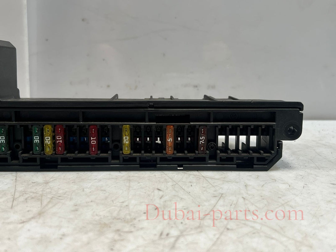 2004-2010 BMW 525i 5 Series E60 E61 528i Power Distribution Fuse Box 6957330 OEM