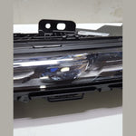 Bild in die Galerieansicht laden, 2023-2024 BMW 7 Series Left Headlight CRYSTAL 9879935 7 Series G70 OEM