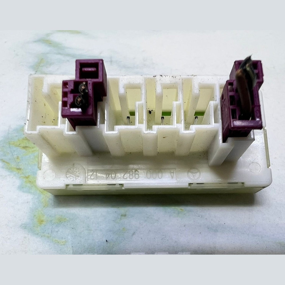 Mercedes Voltage Converter Power Distributor A0009820412 W205, W212, W166, W222,