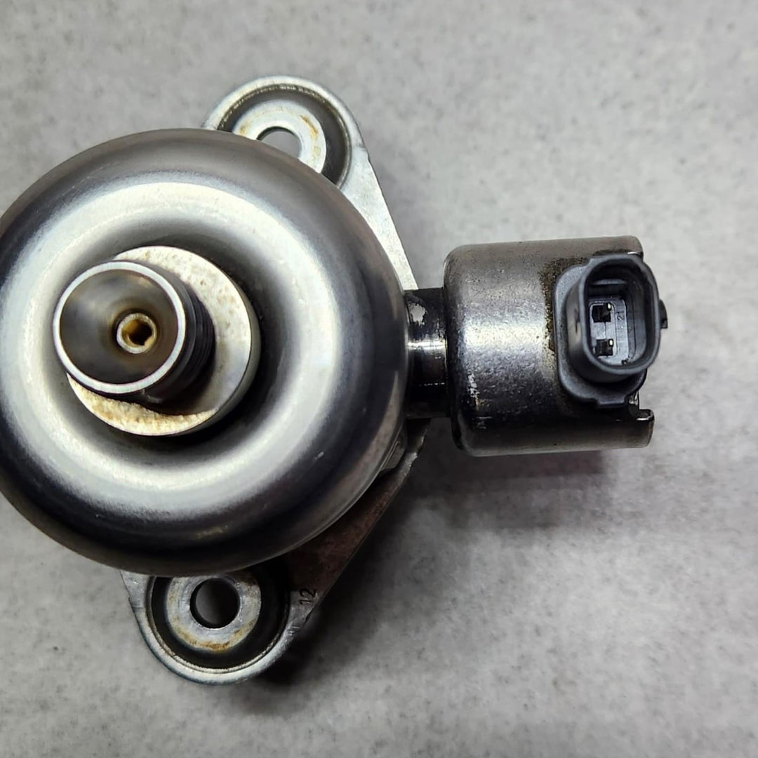 7847204 BMW M3 High Pressure Fuel Pump 7847204 2015-2021 F80 M3 F82 F83 M4 OEM