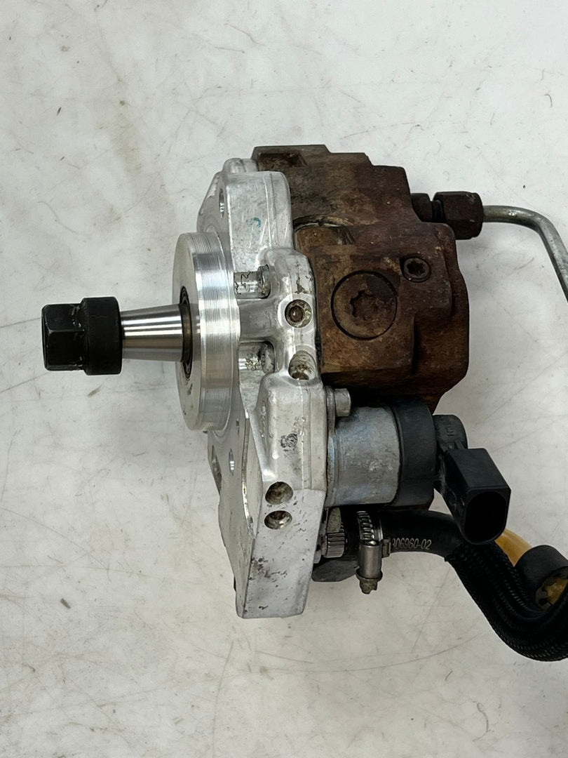 BMW E60, E61, E87, E90 3.0 diesel 330D 530D High Pressure Fuel Pump 7798333 OEM