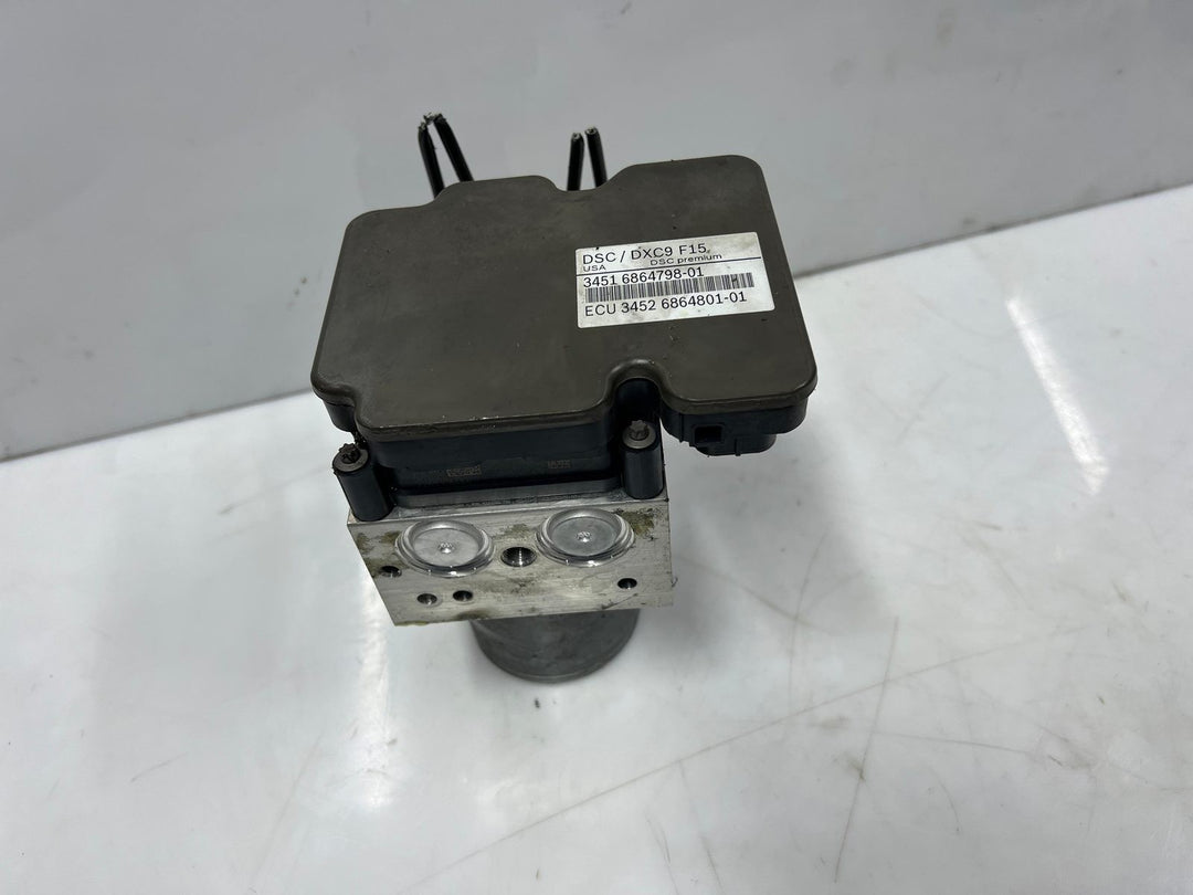 2014-2018 BMW F15 X5 and F16 X6 35iX Abs DIsc Brake Pump Control Module 6864798