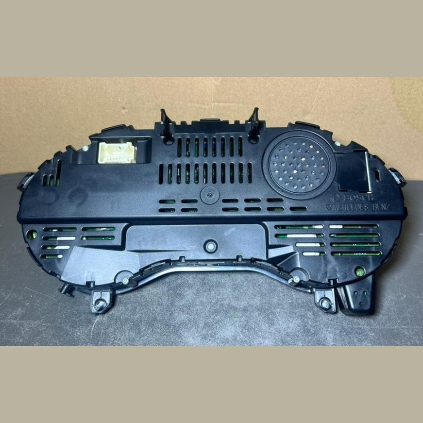 2012-2014 Mercedes-Benz W246 B-Class Instrument Cluster Speedometer A246 9006913