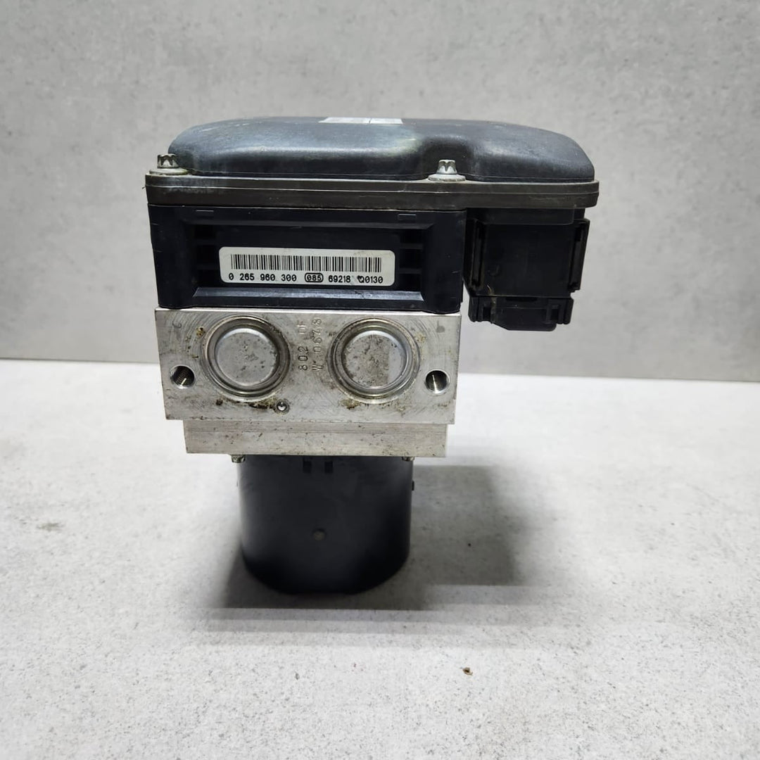 2007-2013 BMW X5 Abs Control Module 6781594 X5 E70 and X6 E71