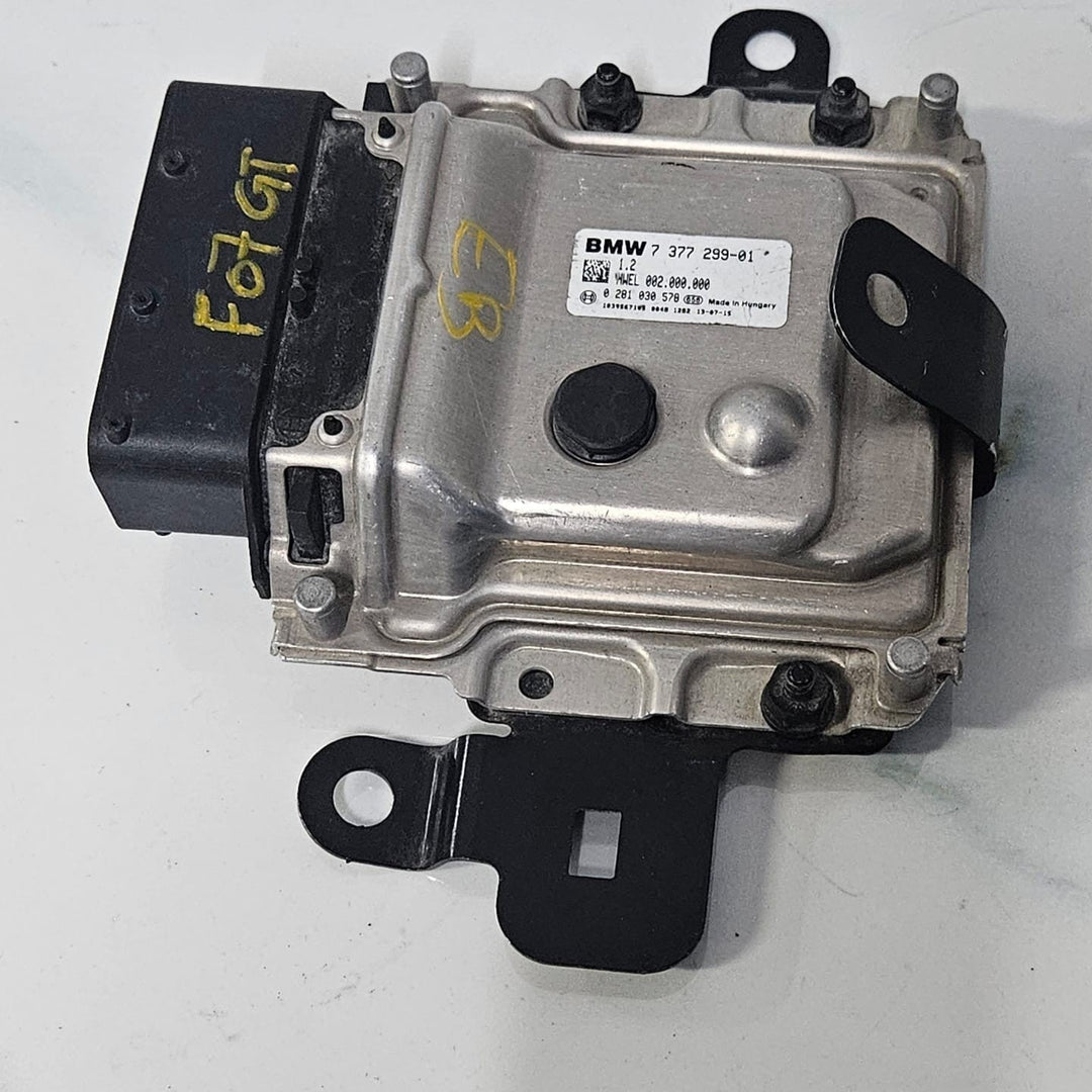 OEM BMW F07 GT 530D DEF PUMP EMISSION CONTROL  MODULE 7377299