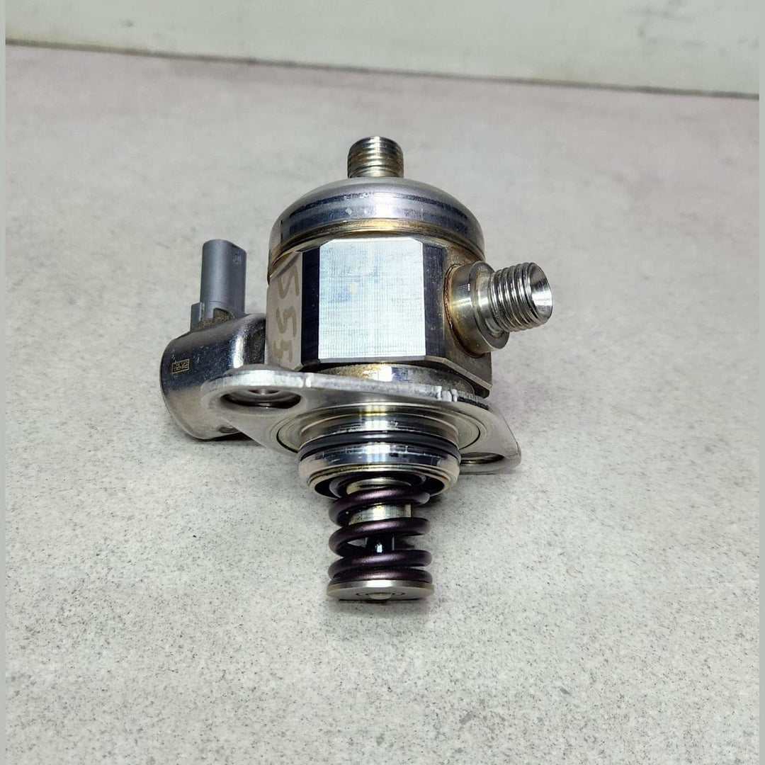 7847204 BMW M3 High Pressure Fuel Pump 7847204 2015-2021 F80 M3 F82 F83 M4 OEM