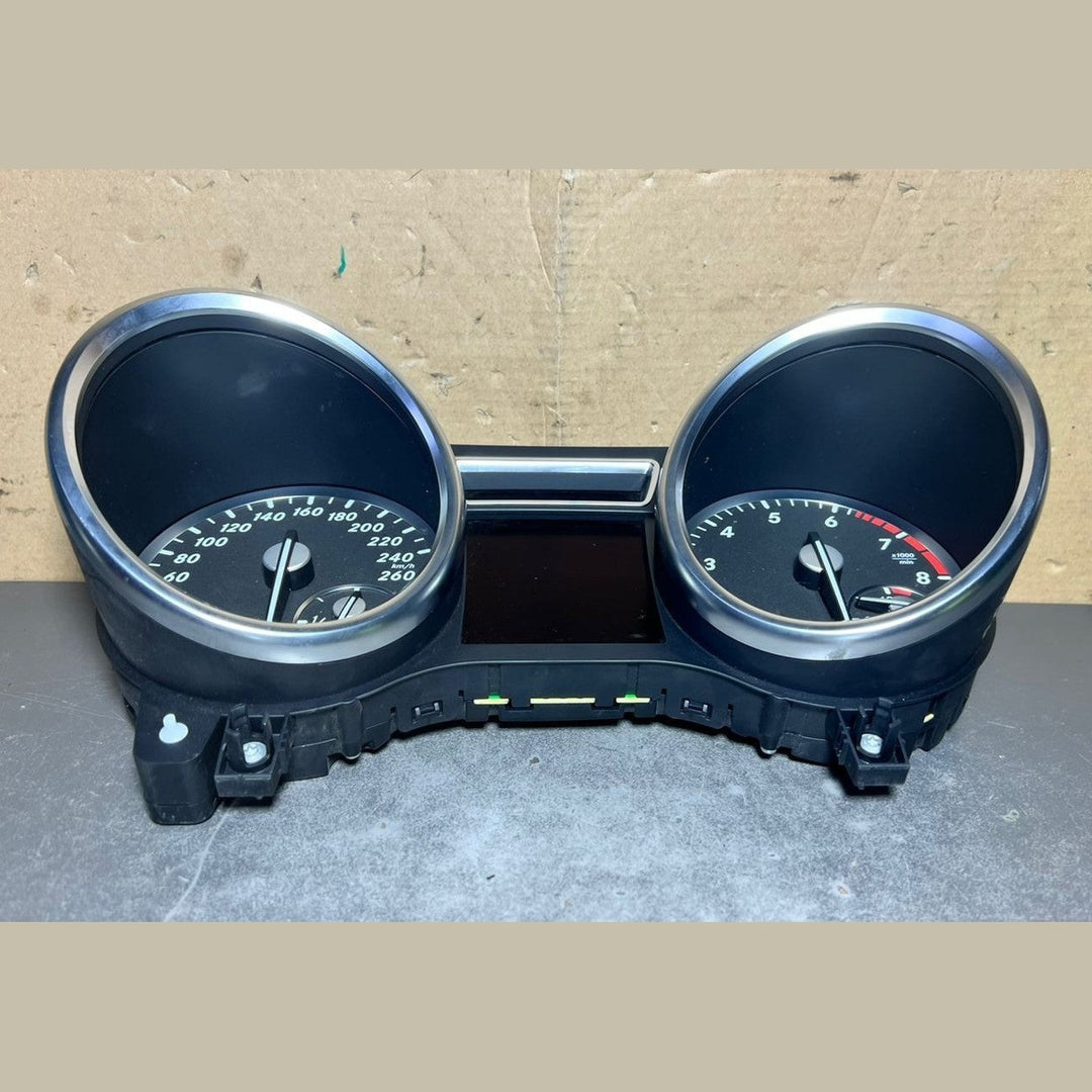13-16 Mercedes-Benz W166 GL GLE Instrument Cluster Speedometer A166 9007110 OEM