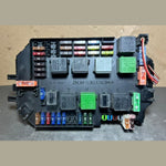 Bild in die Galerieansicht laden, Mercedes W221 S-Class Front Fuse Relay Box SAM Control A221 5404650 A221 5401101
