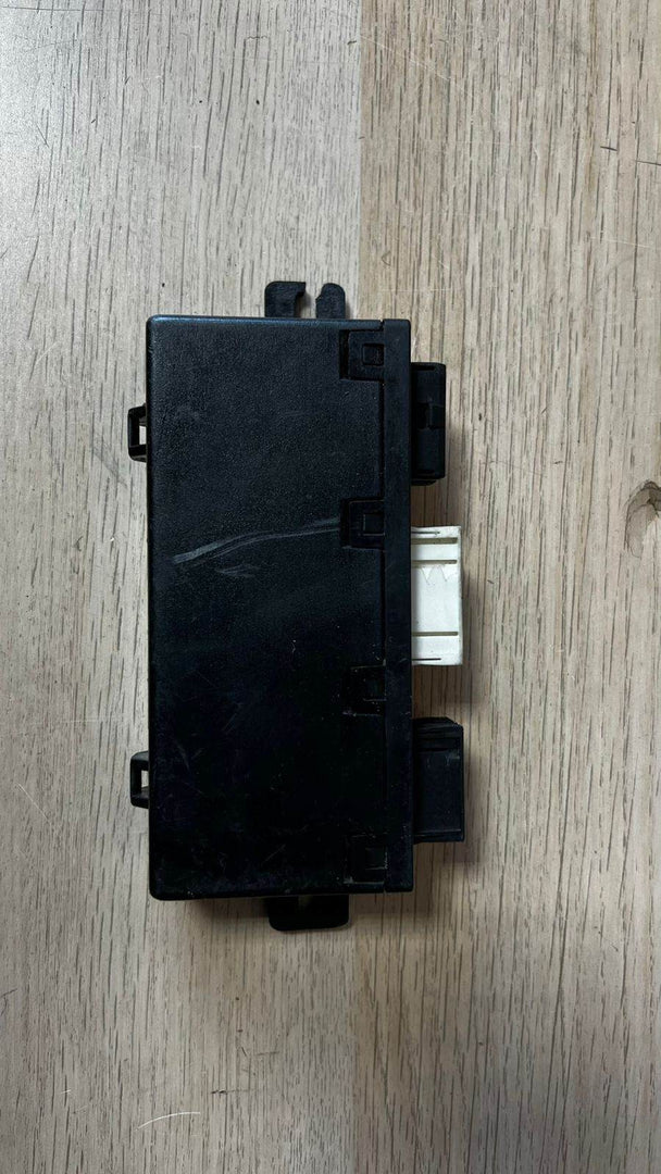 1999-2000 BMW 528i Door Control Module 8377601  5' E39 540i 