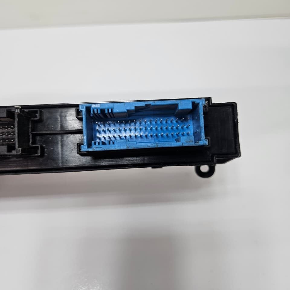2012 BMW 550i Junction Box Body Control Module 9267466 OEM