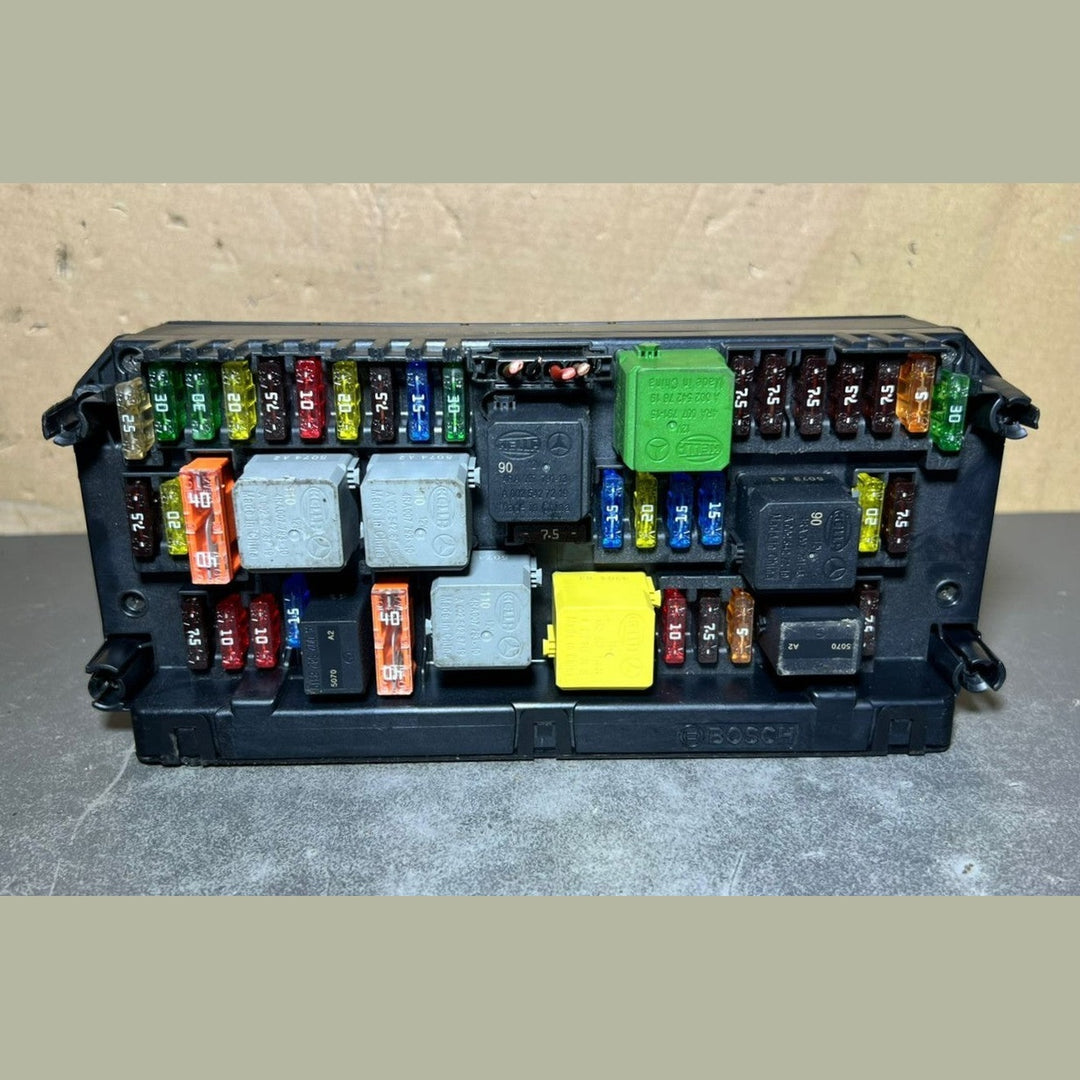 10-16 Mercedes-Benz W212 W204 Front SAM Module Relay Fuse Box A2129002627 OEM