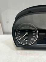 Bild in die Galerieansicht laden, 2011-2012 BMW X1 E84 Instrument Cluster SPEEDOMETER 9242340 OEM