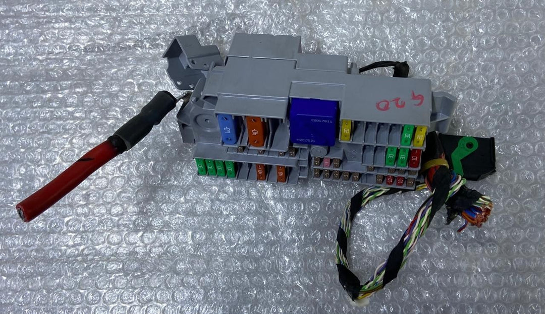 OEM BMW G20 X3 G01 Power Distribution Control Unit Module Front Fuse Box 6807487