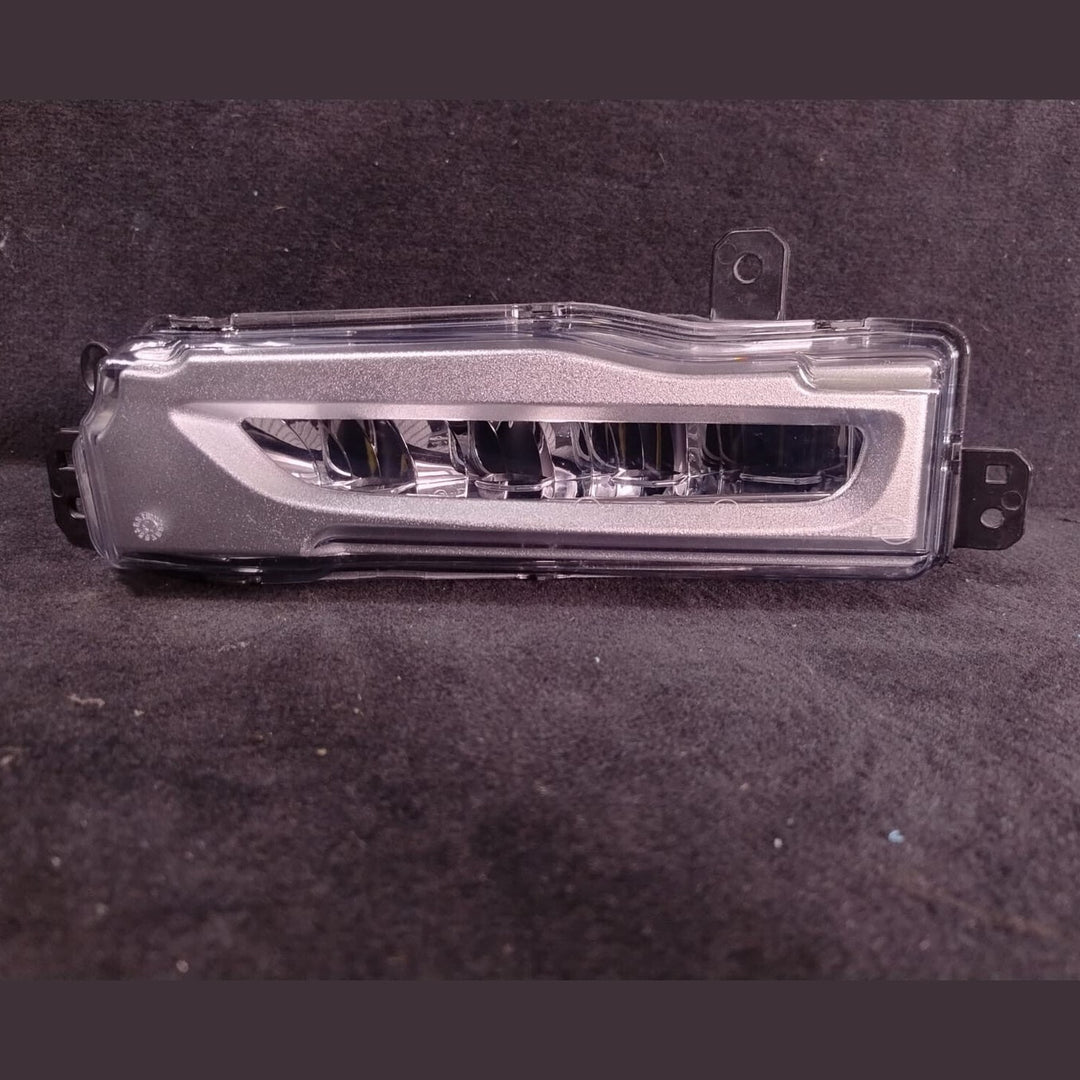 BMW X5 M50D G05 LED FOG LIGHT FRONT RIGHT DRIVER SIDE 7406366