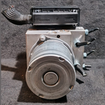 Load image into Gallery viewer, BMW F07 DSC ANTI BREAKING SYSTEM PUMP BREAK HYDRO CONTROL UNIT MODULE 6853400