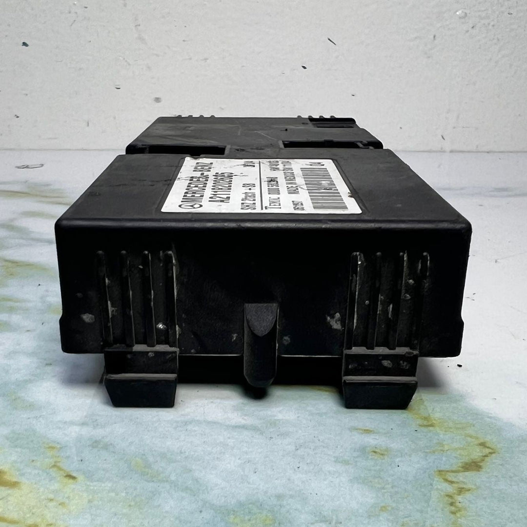 2004 Mercedes-Benz E-Class W211 E55 AMG Seat Heating Control Module A211 8202685