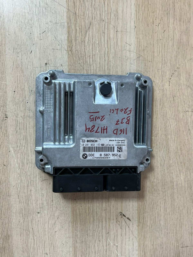 BMW 1 Series F20 F21, 5 Series F10 2.0d Engine Control Unit ECU 8587952 OEM