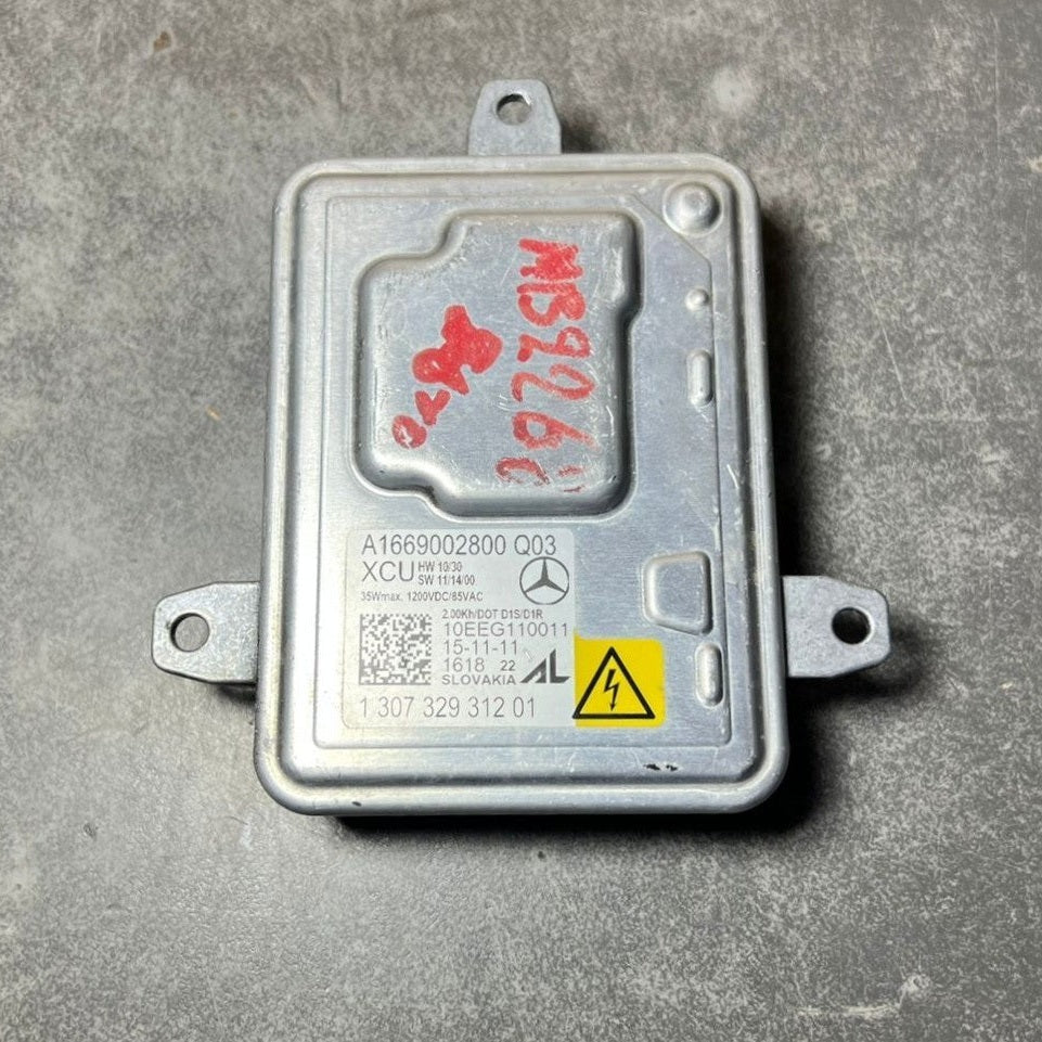Mercedes Benz W166 Xenon Light Headlight Control Module Unit A166 9002800 OEM