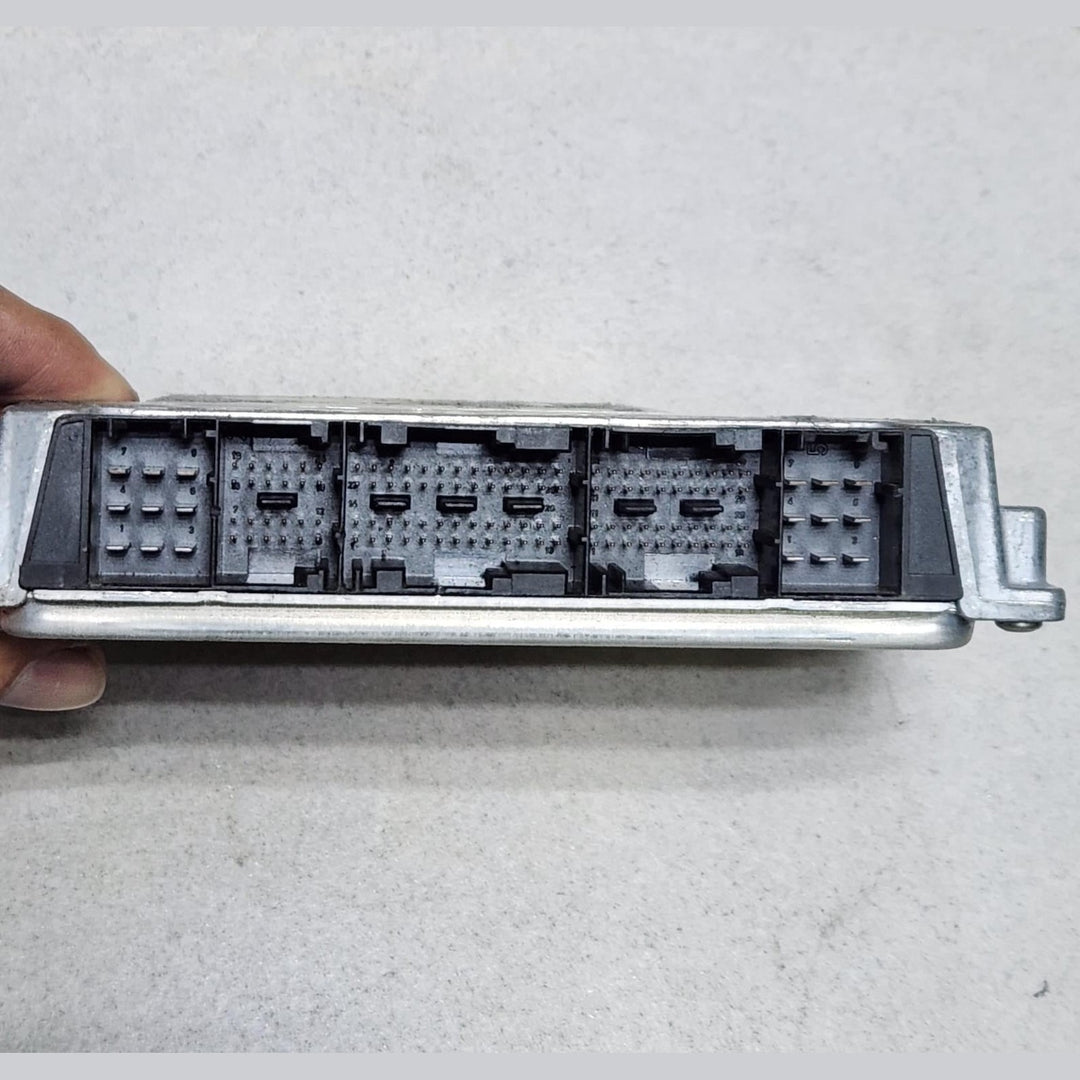1998-1999 BMW 318i Engine Control Unit 7508292 3 Series E46 318i