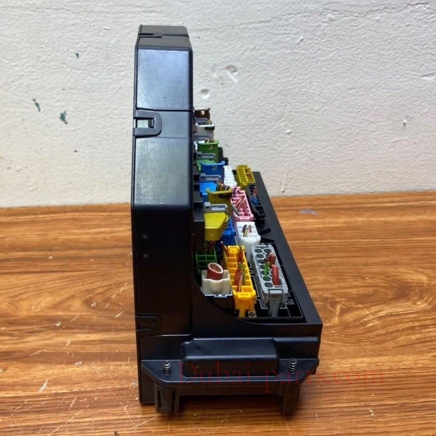Mercedes-Benz Front SAM Fuse Relay Box A2129006924 E-Class W212 and W207