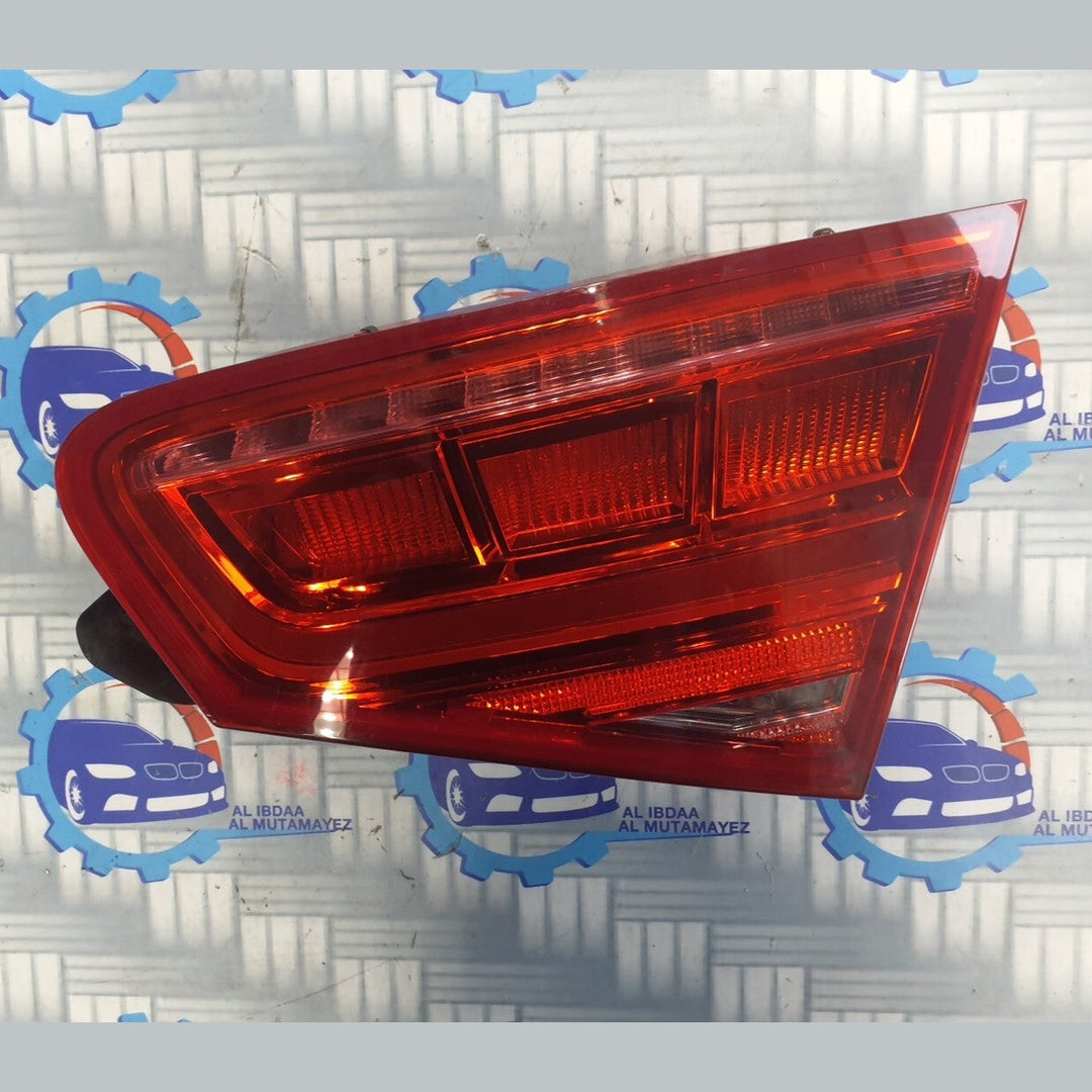  AUDI A8 A8L S8 RIGTH REAR PASS INNER TAILLIGHT TAIL LIGHT 4H0945094