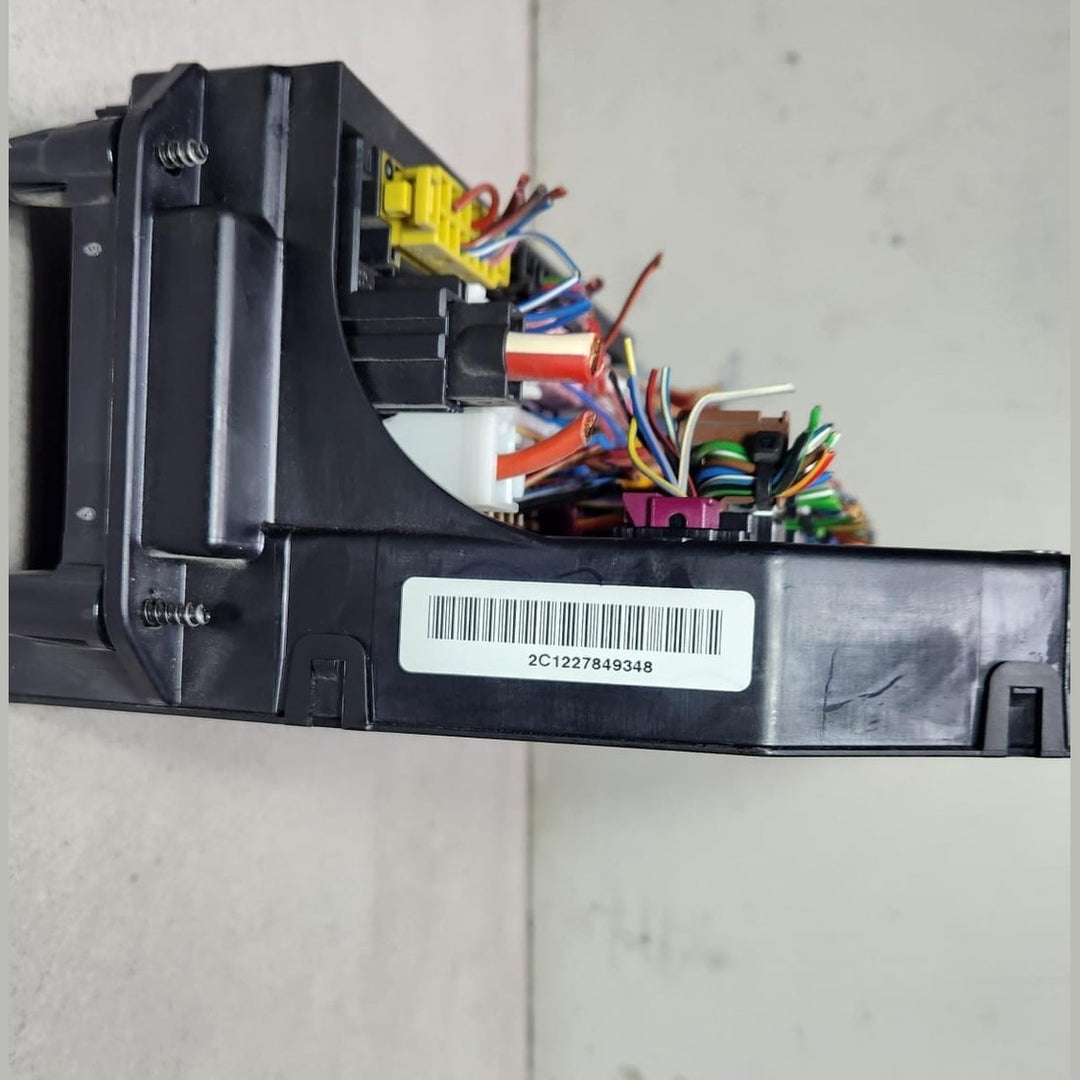 2006-2013 Mercedes-Benz W204 C-Class Fuse Box Control Module A2129003514 