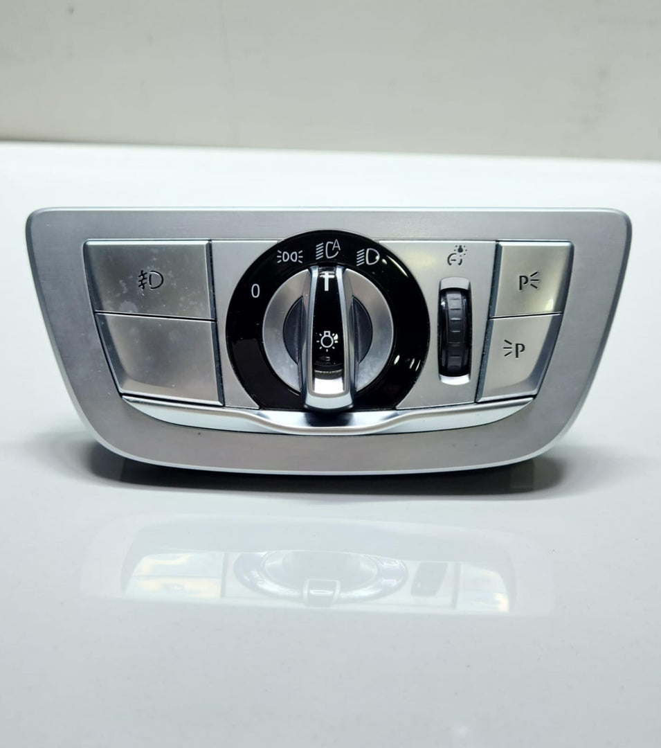 2016-2019 BMW 750i Headlight Switch 6841889 7 Series G11 G12 OEM