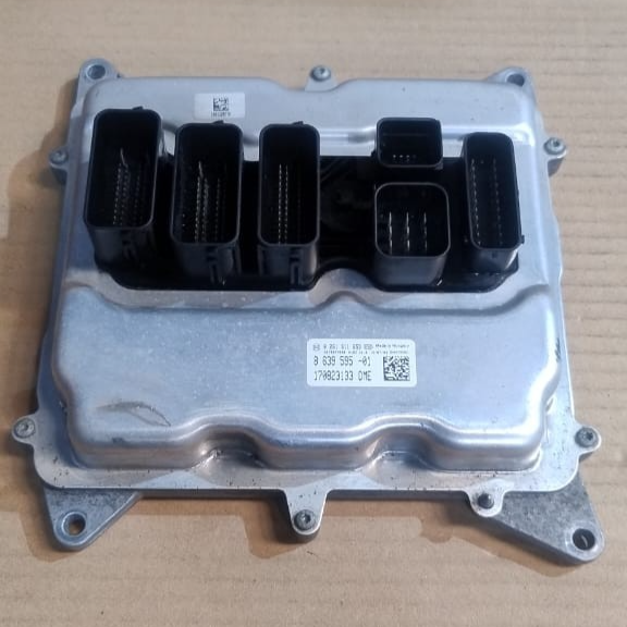 BMW 520i F30 F31 F32 LCI N20 ENGINE CONTROL UNIT ECU +CAS DME - 8639595
