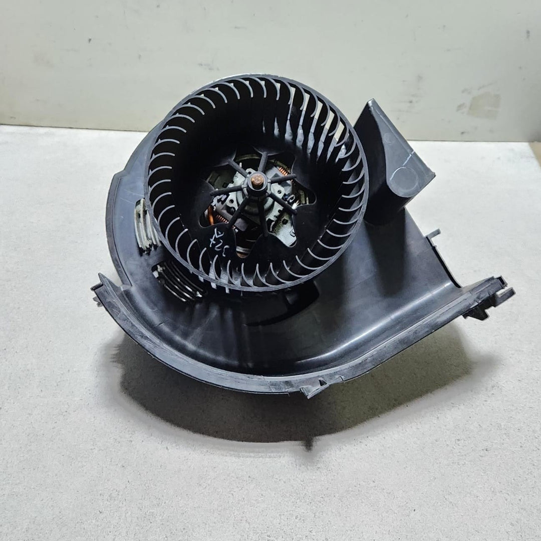 2007-2013 BMW X5 Heater Blower Motor T1001857A X5 E70 LHD