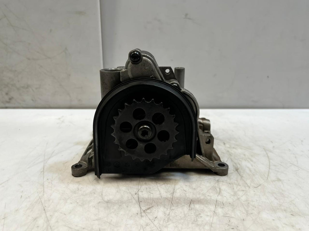 BMW 1 Series F20 F21 MINI R56 LCI Oil Vacuum Pump Mechanical Tandem Pump 7823007