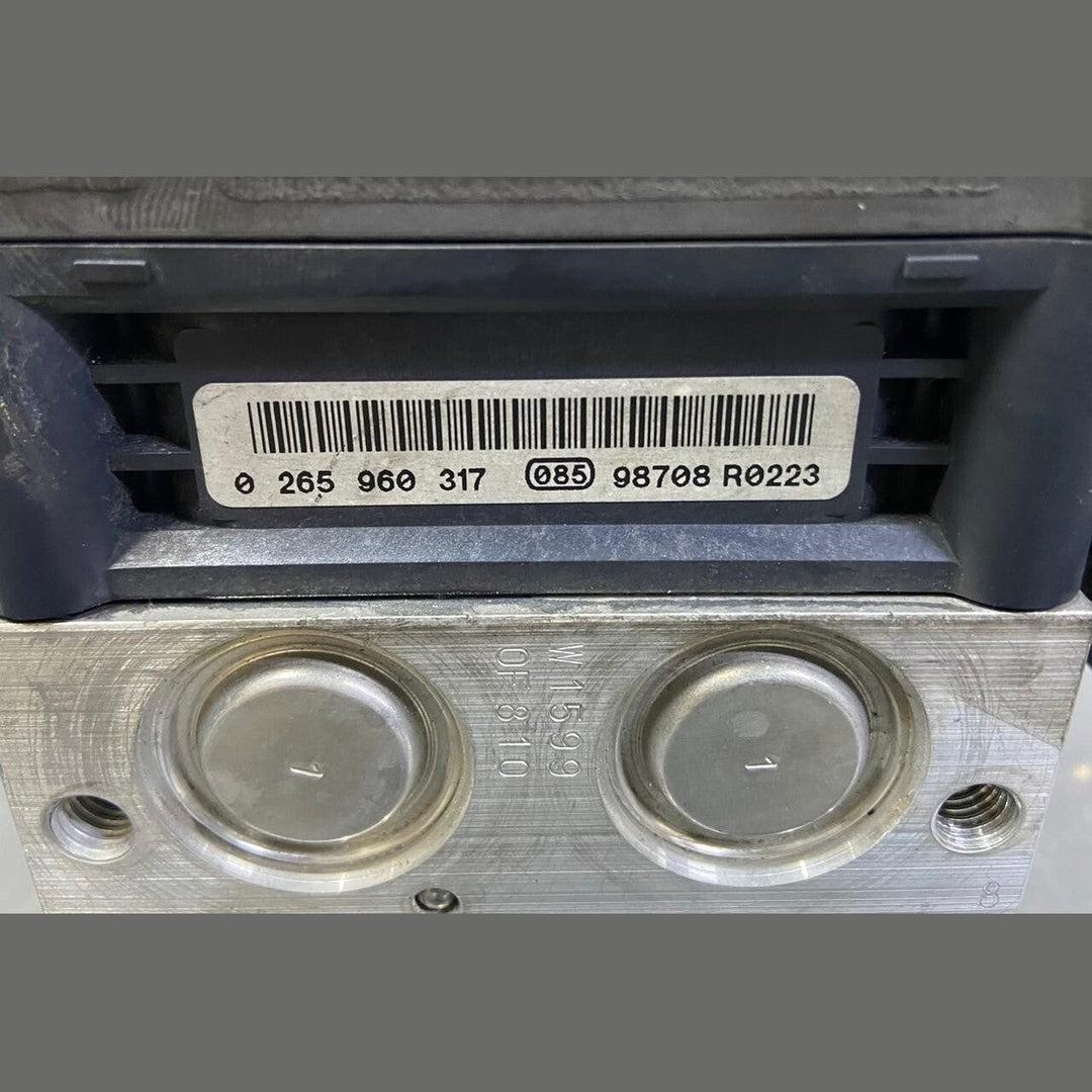 OEM BMW 7 SERIES F01 F02 730D F10 N57 ABS Pump Brake Control Unit 6792478 Bosch