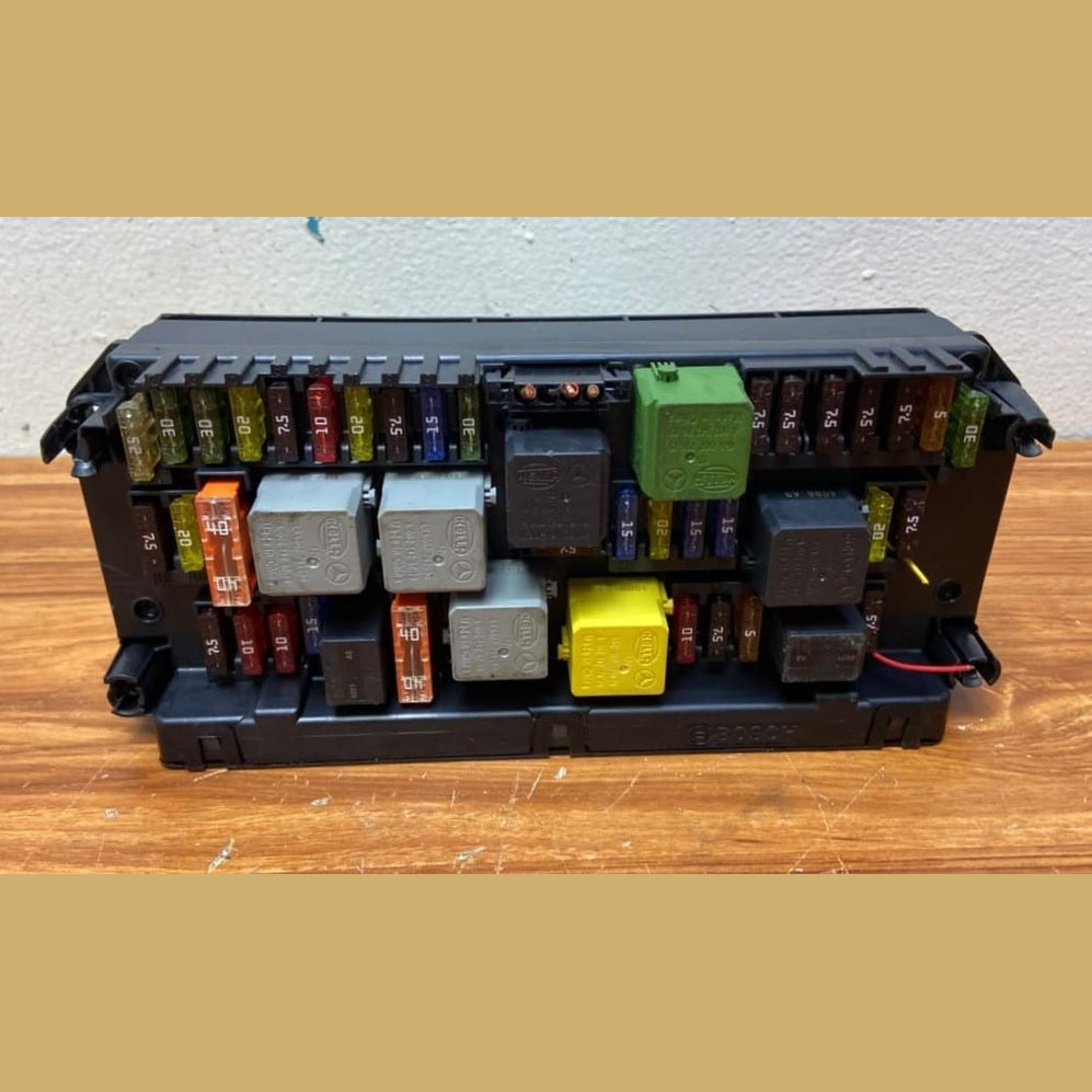 Mercedes-Benz E-250 Sam Fuse Box Control Unit A2129004025 E-Class W212