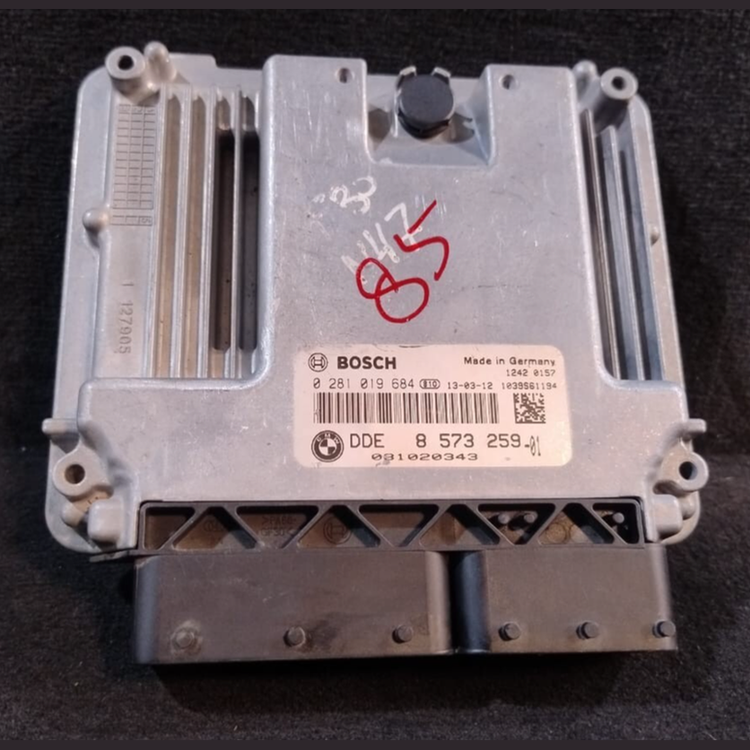 BMW 320d DIESEL N47N F30 F32 F34 F36 2013 ENGINE CONTROL DDE ECU ONLY 8573259