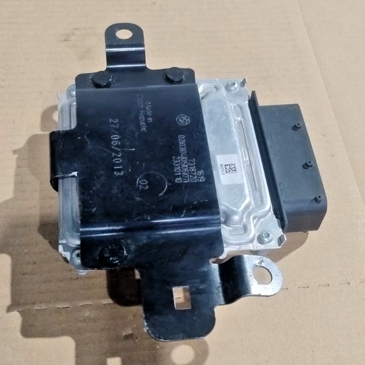 BMW 12-18 F10 F30 3 5 SERIES X5 DEF DIESEL EMISSION PUMP CONTROL UNIT 7377299