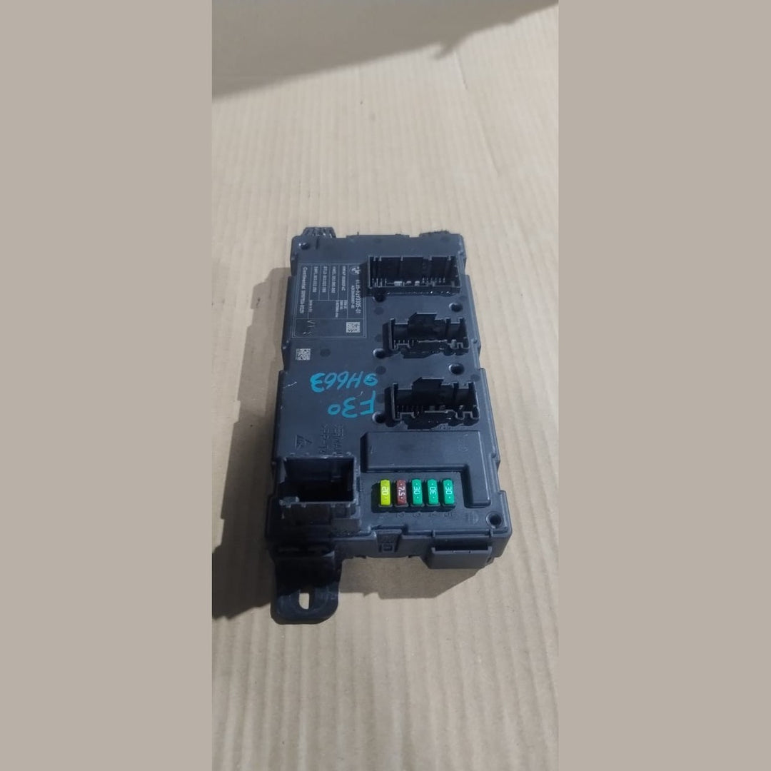 BMW F20 F21 F30 F31 REAR ELECTRONIC MODULE FUSE BOX CONTROL UNIT V1 REM -9293305