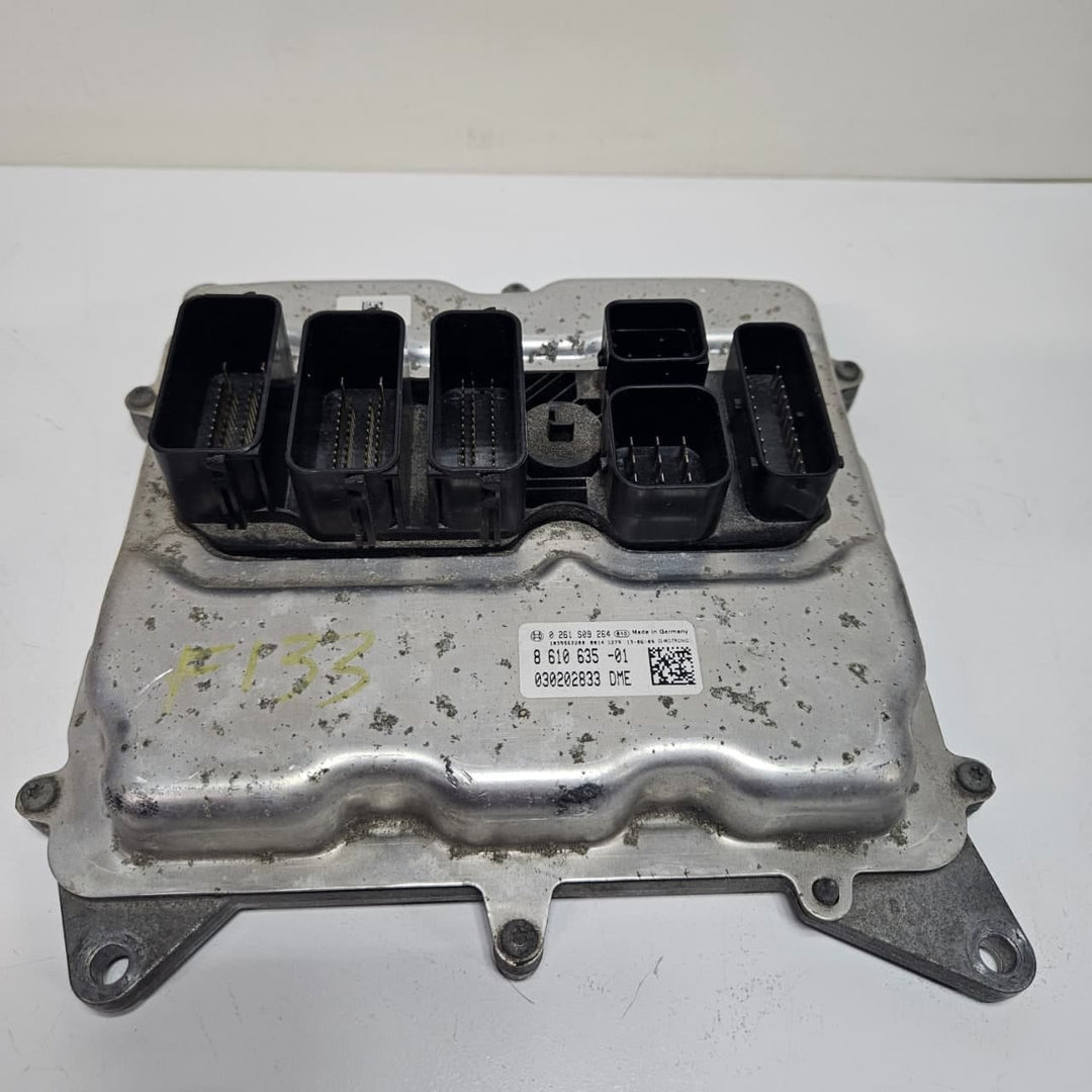 2011-2012 BMW F30 F31 N20 120i Engine Control Unit DME 8610635 OEM