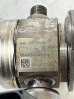 Bild in die Galerieansicht laden, 2014-18 BMW X5 550i 650i 750i 750Li X6 4.4L High Pressure Fuel Pump 7595339 OEM