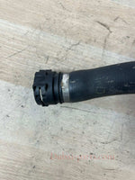 Bild in die Galerieansicht laden, 08-19 BMW E70 F71 F16 F15 X5 3.0L ENGINE COOLANT RADIATOR UPPER HOSE TUBE OEM