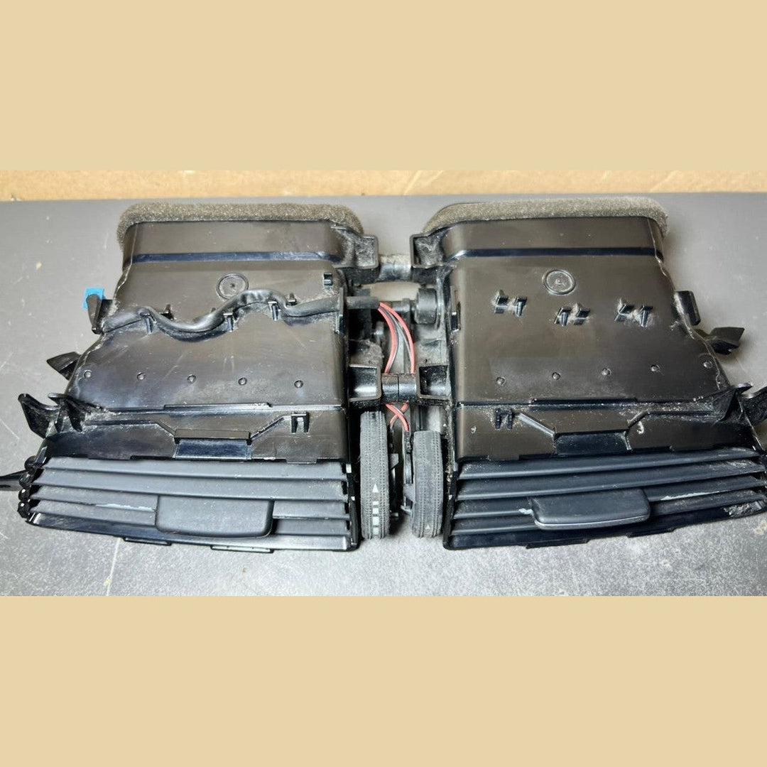 12-14 Mercedes W204 C300 C250 Front Center Dashboard  Heater A/C Air Vent