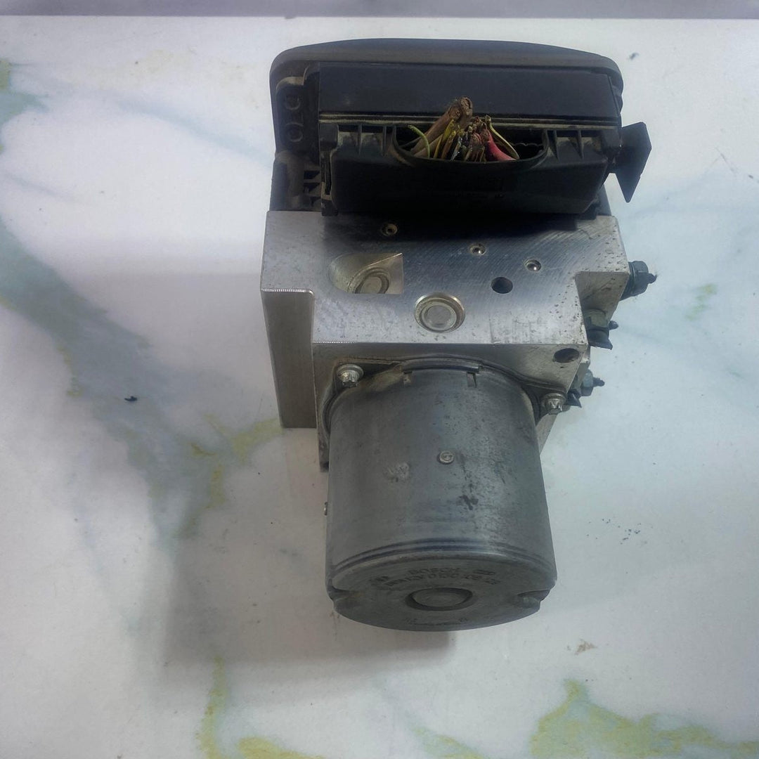 2007-2014 BMW X5 ABS DSC Hydraulic Pump Control Module 6854702