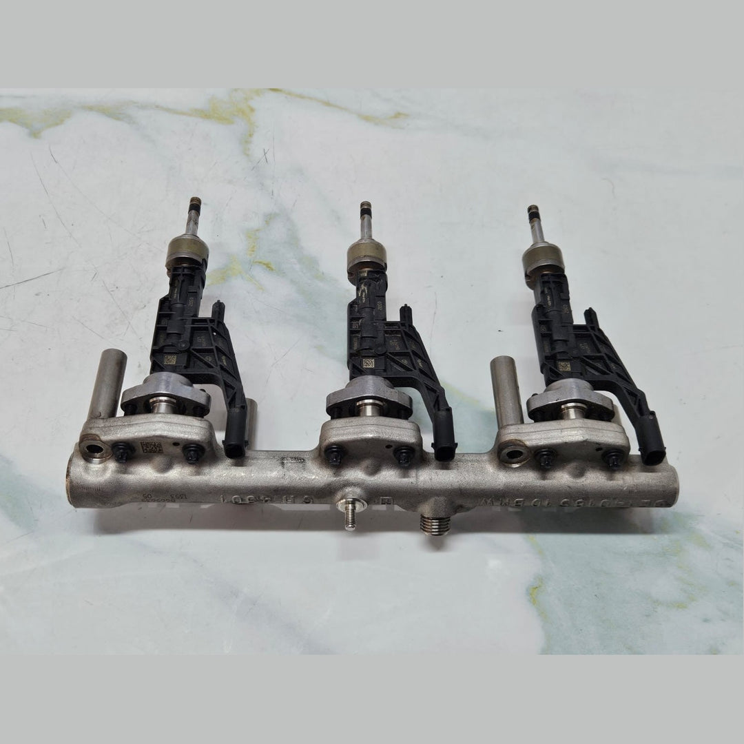 BMW Petrol Engine B46 B48 Fuel Injector Petrol High Pressure Rail 8656548 OEM 